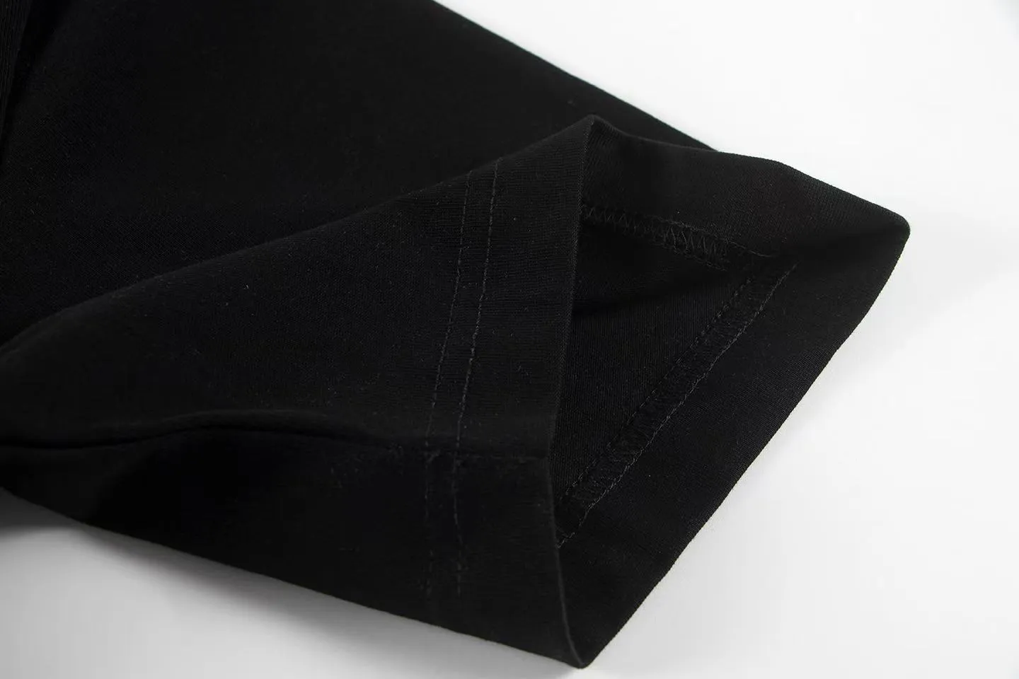 🅿️146 Style: 2025 new Croix Heart short-sleeved T-shirt Material: High version 300g double yarn combed cotton Size: S～XL Color: Black Style number: Z020
